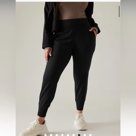 ATHLETA VENICE VELVET STRIPE JOGGER NWOT🔥